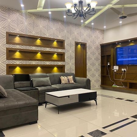 Luxury Guest House In Bahria Town Rawalpindi Ngoại thất bức ảnh
