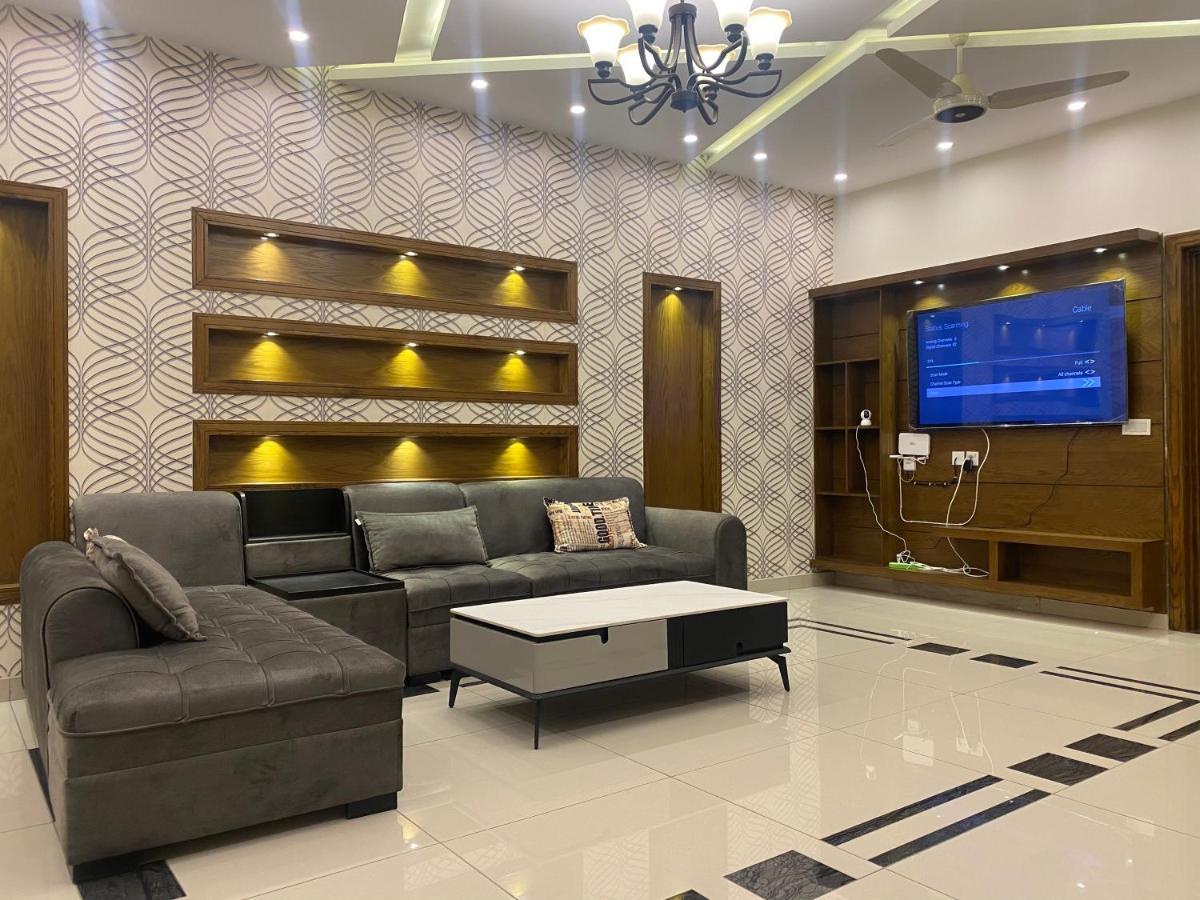 Luxury Guest House In Bahria Town Rawalpindi Ngoại thất bức ảnh