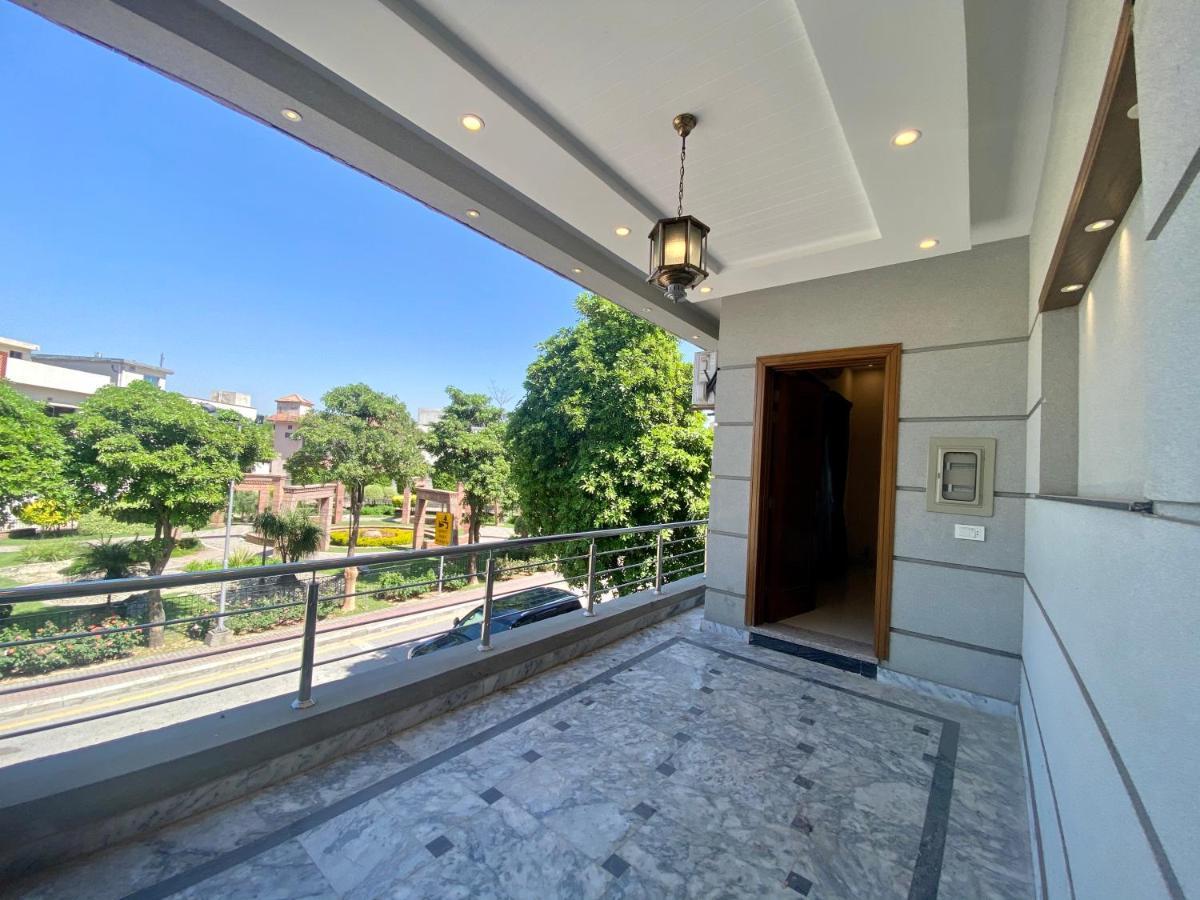 Luxury Guest House In Bahria Town Rawalpindi Ngoại thất bức ảnh